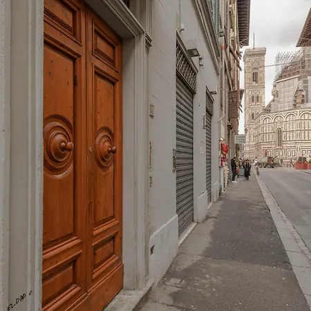 A Few Steps From The Duomo Apartment